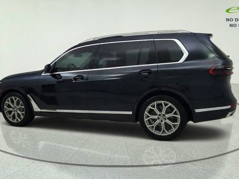 Used 2025 BMW X7 xDrive40i w/ Premium Package AWD/4WD image 4