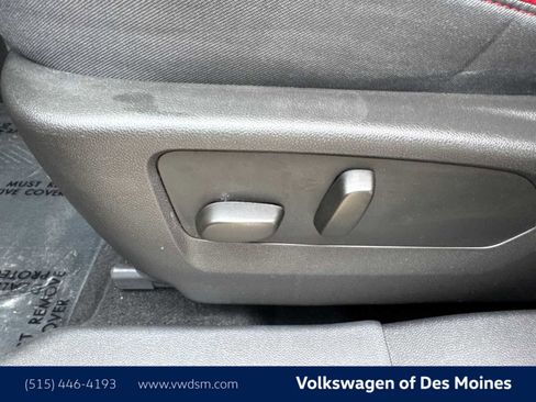 Used 2023 Buick Envision Essence w/ Sport Touring Package image 25