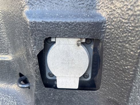 Used 2024 GMC Sierra 1500 SLT image 38