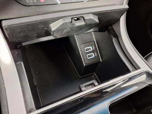 Used 2020 Ford Edge SEL image 12