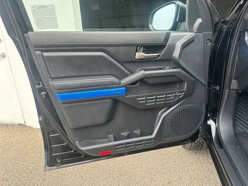 Used 2025 Toyota Tacoma TRD Off-Road image 20