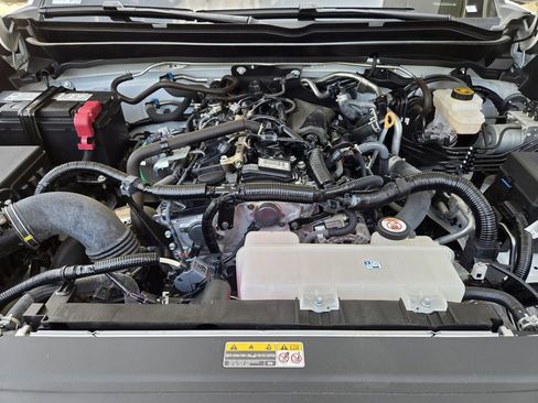 Certified 2024 Toyota Tacoma TRD Off-Road AWD/4WD image 20