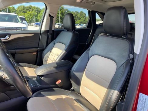 Used 2021 Ford Escape Titanium w/ Titanium Premium Package FWD image 15