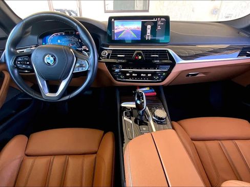 Used 2022 BMW 530i 530i w/ Executive Package image 16