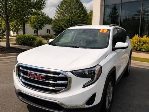 Used 2019 GMC Terrain SLT FWD image 2