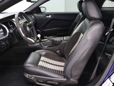 Used 2011 Ford Mustang Shelby GT500 RWD image 7