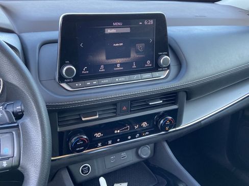 Used 2023 Nissan Rogue SV FWD image 25