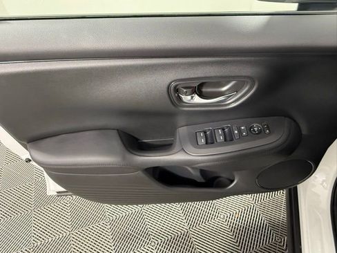 Used 2023 Honda HR-V LX image 14