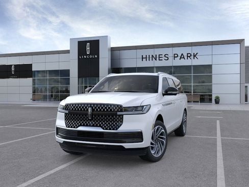 New 2025 Lincoln Navigator L Reserve image 2