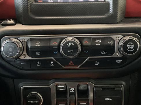 Used 2018 Jeep Wrangler Unlimited Rubicon image 19