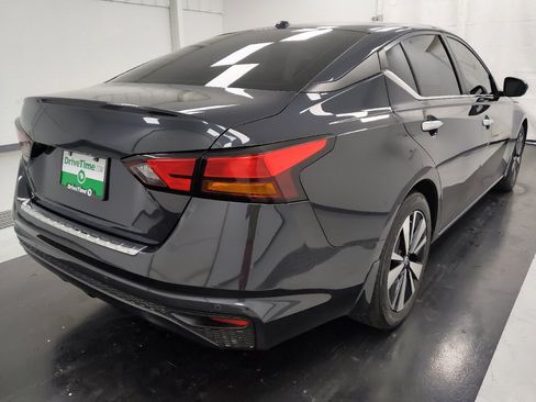 Used 2022 Nissan Altima 2.5 SV FWD image 9