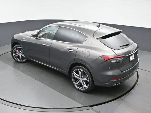 Used 2023 Maserati Levante GT AWD/4WD image 33