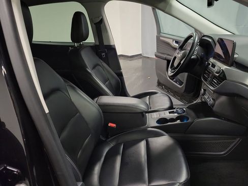 Used 2021 Ford Escape Titanium FWD image 22
