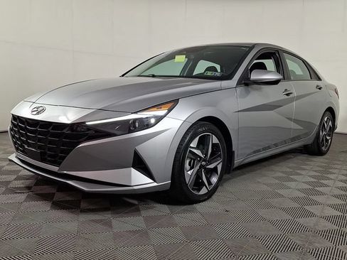 Used 2023 Hyundai Elantra SEL w/ Convenience Package FWD image 6