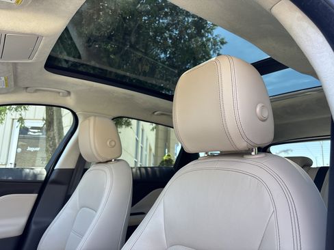 Used 2019 Jaguar F-PACE Prestige AWD/4WD image 21