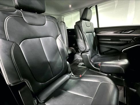 Used 2022 Jeep Grand Cherokee L Limited image 36