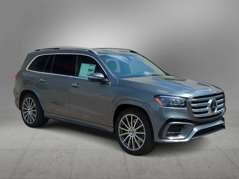 New 2025 Mercedes-Benz GLS 450 4MATIC image 2