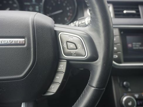 Used 2019 Land Rover Range Rover Evoque SE image 13