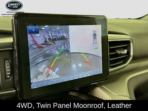 Used 2022 Ford Explorer XLT w/ Equipment Group 202A image 13