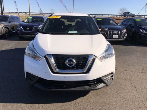 Used 2020 Nissan Kicks S image 8