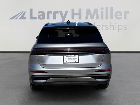 Used 2024 Lincoln Nautilus Reserve w/ Equipment Group 202A AWD/4WD image 5