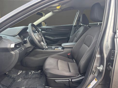 Used 2025 Nissan Altima 2.5 S image 11