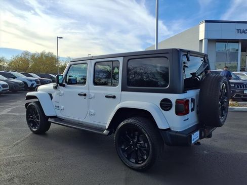 Used 2021 Jeep Wrangler Sahara w/ Cold Weather Group image 11