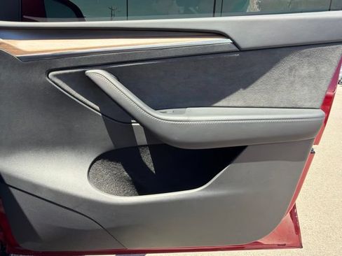 Used 2024 Tesla Model Y Long Range AWD/4WD image 11