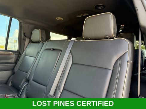 Used 2024 Chevrolet Suburban Premier RWD image 19