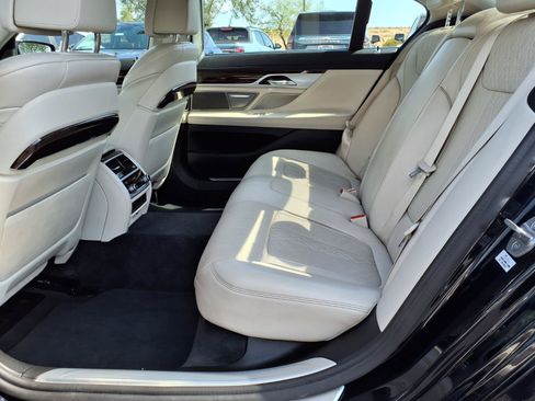 Used 2020 BMW 740i w/ Premium Package RWD image 17