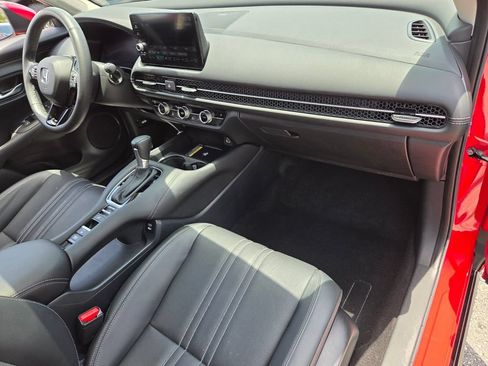 Certified 2024 Honda HR-V EX-L image 18