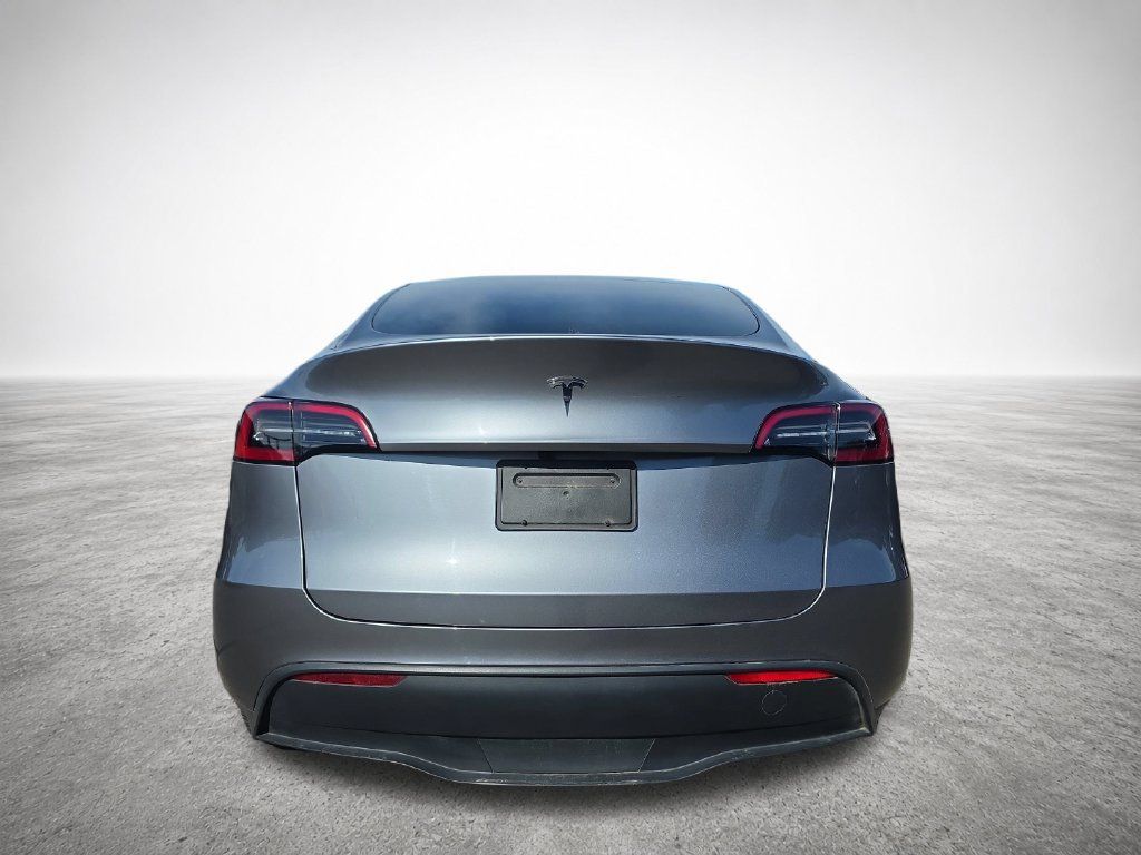 Used 2024 Tesla Model Y Long Range AWD/4WD image 6