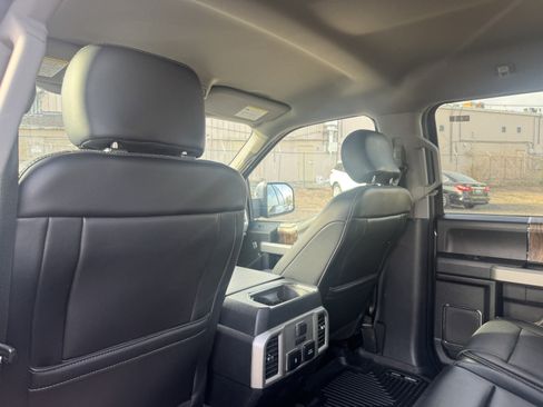 Used 2018 Ford F150 Lariat w/ Equipment Group 502A Luxury image 15