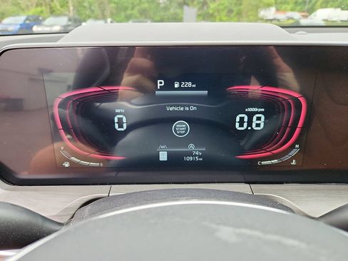 Used 2025 Kia Telluride AWD image 21