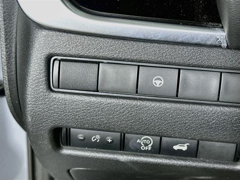 Used 2023 Nissan Rogue SL FWD image 17