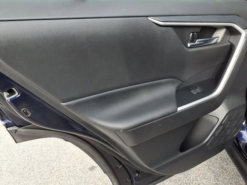 Used 2021 Toyota RAV4 XLE image 10