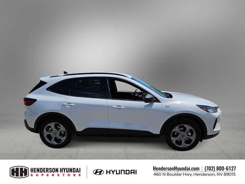 Used 2025 Ford Escape ST-Line FWD image 9