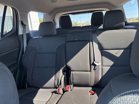 Used 2022 GMC Acadia SLE w/ Driver Convenience Package image 32