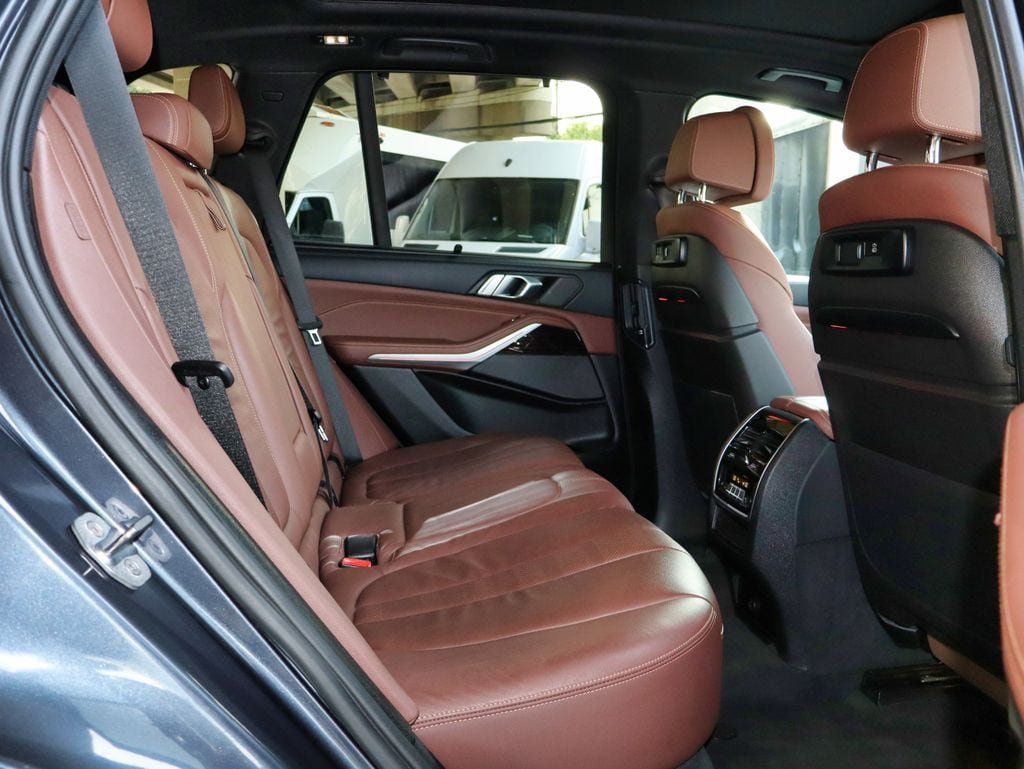 Used 2020 BMW X5 xDrive40i w/ Executive Package AWD/4WD image 42