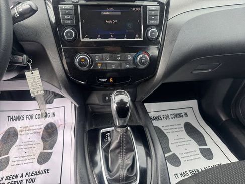 Used 2021 Nissan Rogue Sport S image 15