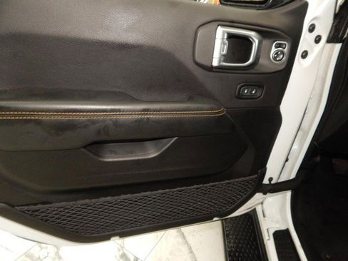 Used 2024 Jeep Wrangler Unlimited Sahara w/ Technology Group image 14