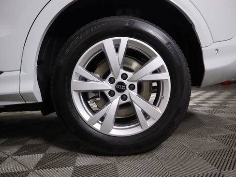 Used 2025 Audi Q5 Premium w/ Convenience Package image 32