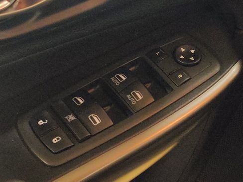 Used 2020 Jeep Cherokee Latitude FWD image 27