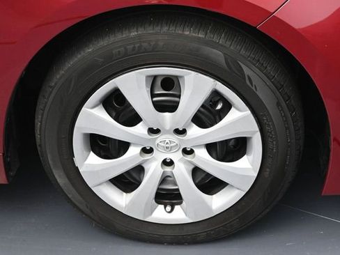 Used 2025 Toyota Corolla LE FWD image 6