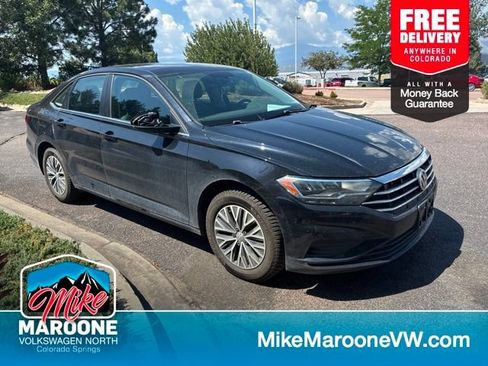 Used 2021 Volkswagen Jetta SE FWD image 1