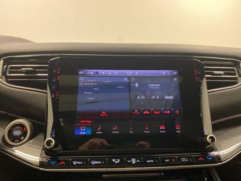 Used 2023 Jeep Wagoneer L 4WD w/ Premium Group I image 12