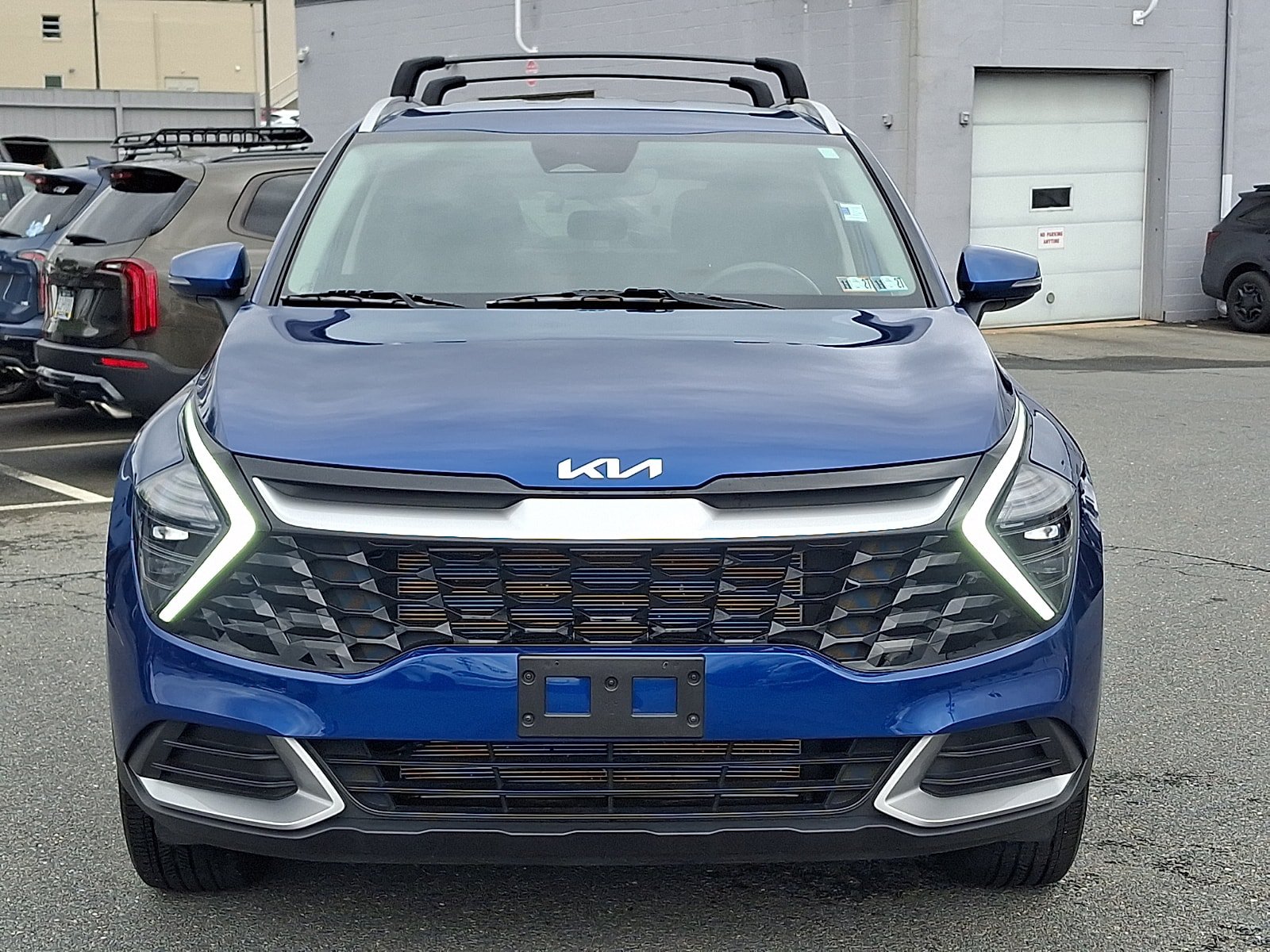 Used 2024 Kia Sportage EX AWD/4WD image 2