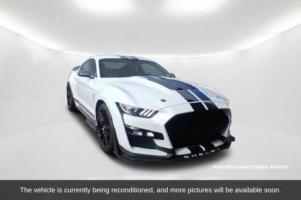Used 2021 Ford Mustang Shelby GT500 w/ Technology Package RWD image 3