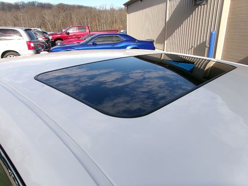 Used 2015 Toyota Avalon XLE Touring image 10