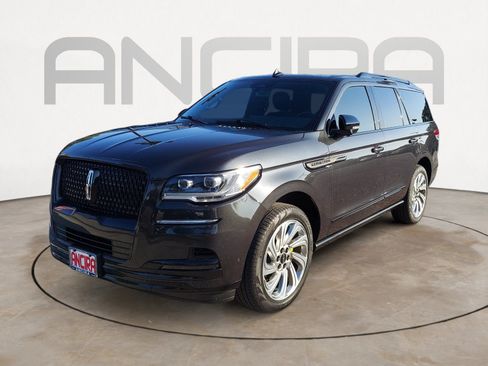 Used 2024 Lincoln Navigator Premiere AWD/4WD image 6